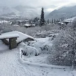 260m2 Unique Mountain House In Parnasos Сasa de vacaciones Lílaia