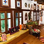 Сasa de vacaciones 260m2 Unique Mountain House In Parnasos *