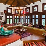 260m2 Unique Mountain House In Parnasos Сasa de vacaciones *