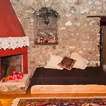 260m2 Unique Mountain House In Parnasos Сasa de vacaciones Lílaia