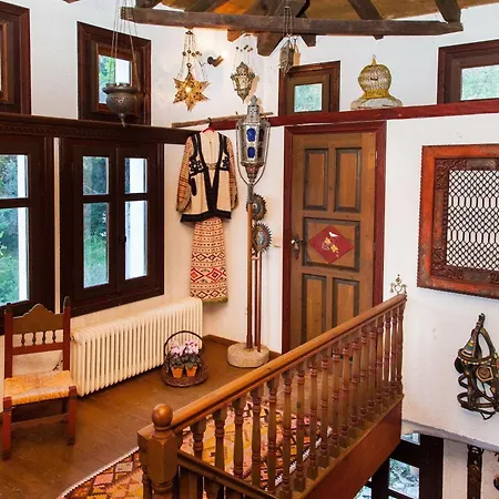 260m2 Unique Mountain House In Parnasos Lílaia