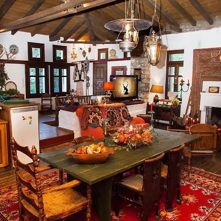 Holiday home 260m2 Unique Mountain House In Parnasos