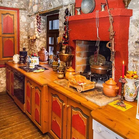 Holiday home 260m2 Unique Mountain House In Parnasos Lilaia