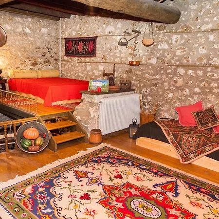 260m2 Unique Mountain House In Parnasos * Lílaia