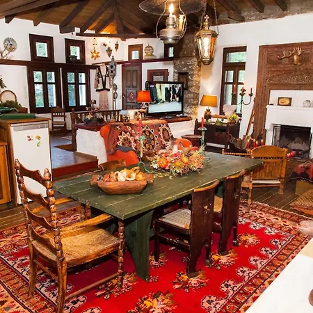 260m2 Unique Mountain House In Parnasos Σπίτι διακοπών *